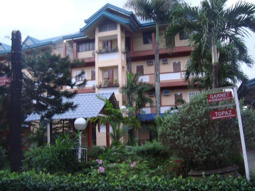 Gems Hotel And Conference Center Антиполо Екстериор снимка